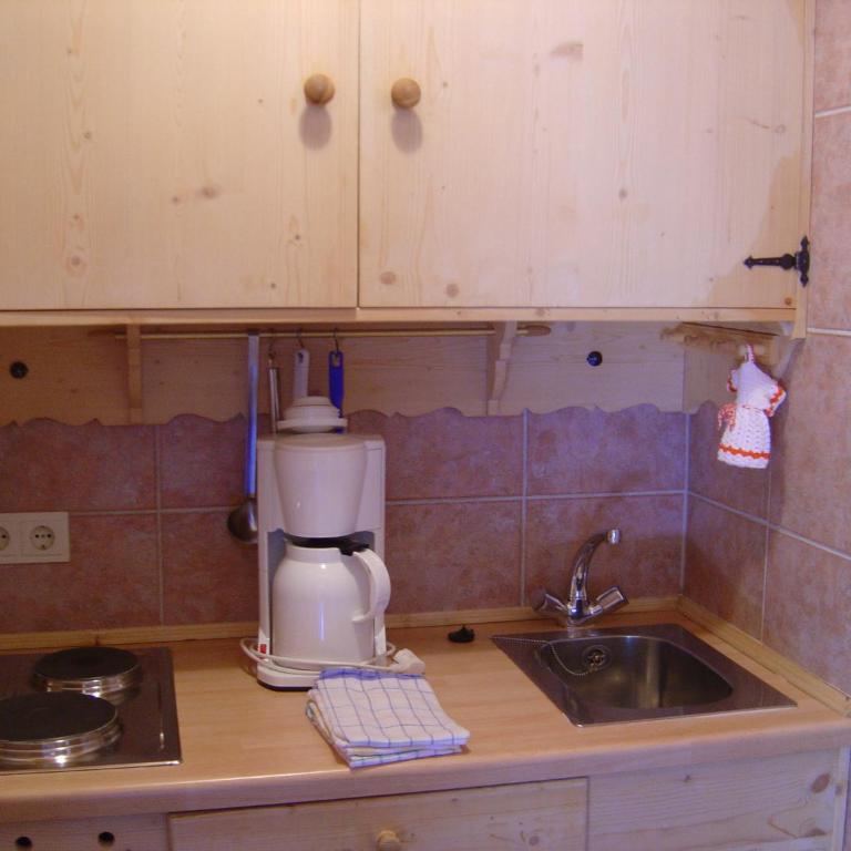 Ferienwohnungen Almbrünnerl - Chiemgau Karte - Apartment mit Balkon - 2