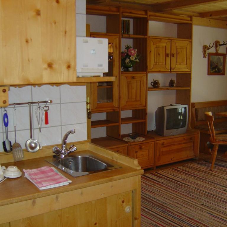 Ferienwohnungen Almbrünnerl - Chiemgau Karte - Apartment mit Terrasse - 1