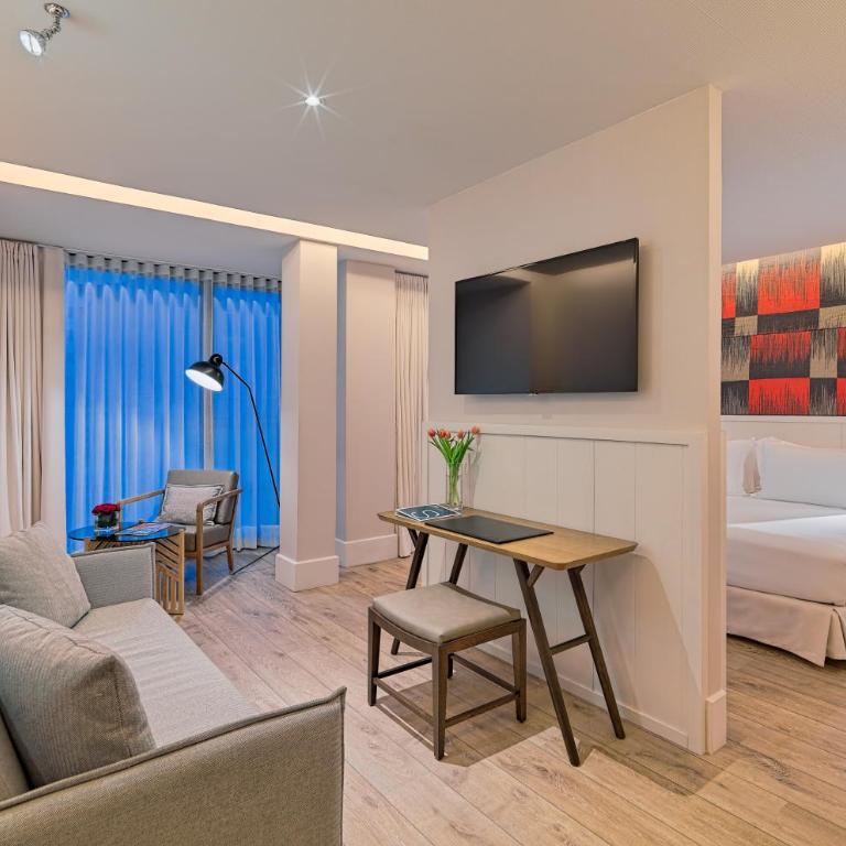 H10 Cubik 4* Sup - Junior Suite - 1