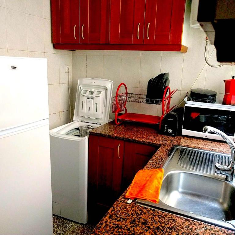 Alicante Central Apartment - Apartment with Balcony - 29