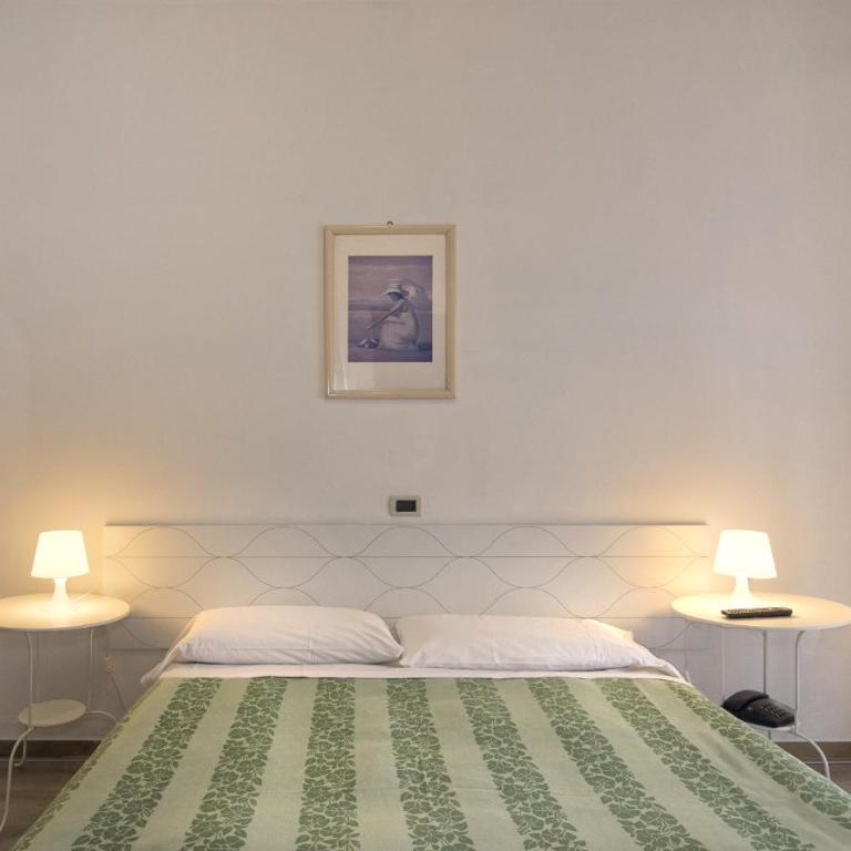 Hotel Cecile - Camera Matrimoniale Deluxe - 17