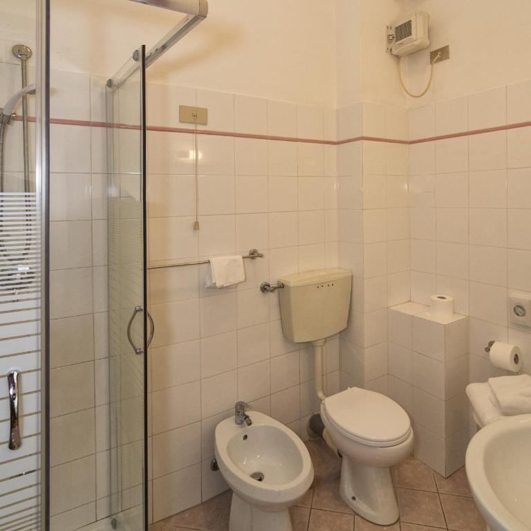 Hotel Cecile - Camera Tripla - 6