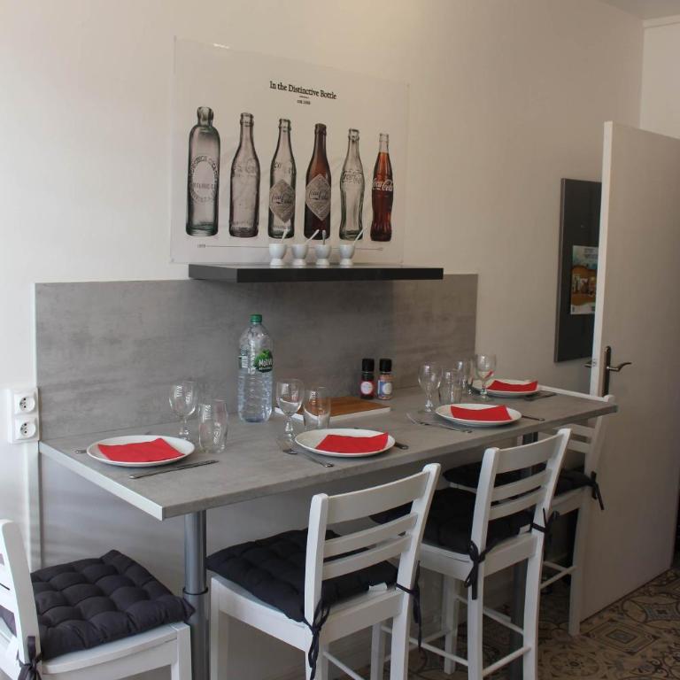Appartement Quai Ouest, vue entrée port, Stationnement gratuit, Lits faits pour votre arrivée, serviettes de toilettes fournies - Appartement - 6