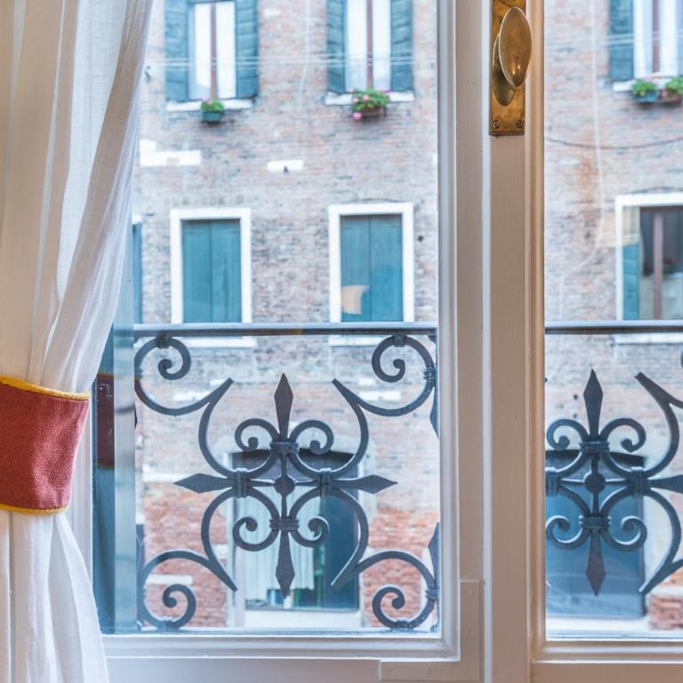 Ca' dei Nomboli Canal View - Appartamento con 2 camere da letto con Vista sul Canale - 3