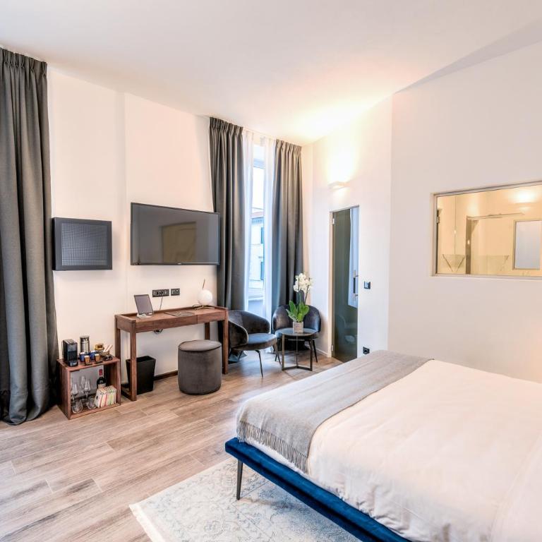 La Spezia by The First - Luxury Rooms & Suites - Suite Luna di Miele con Vasca - 1