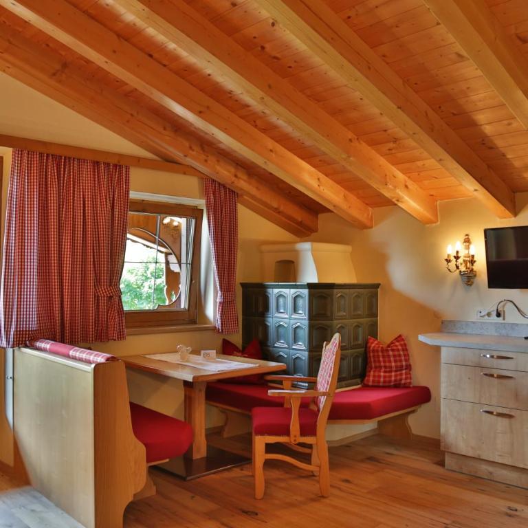 Appartement Frühstückspension Landhaus Karwendel - Apartment mit Balkon - 22