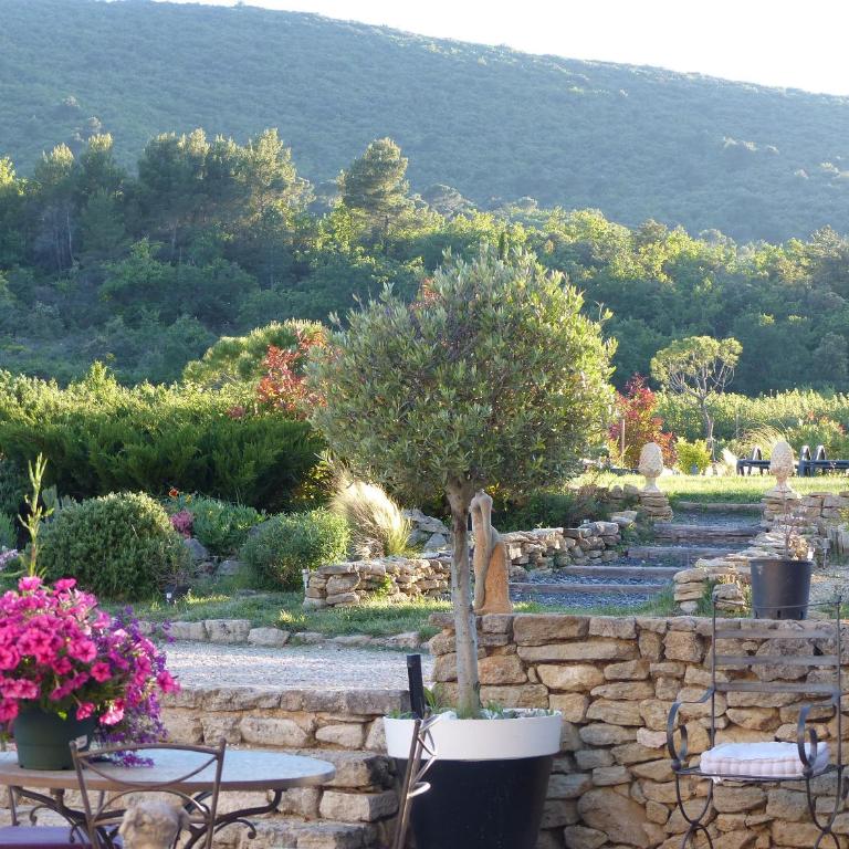 Chambre d'hôtes du Mas de Longuefeuille - Chambre Double - Vue sur Jardin - 10