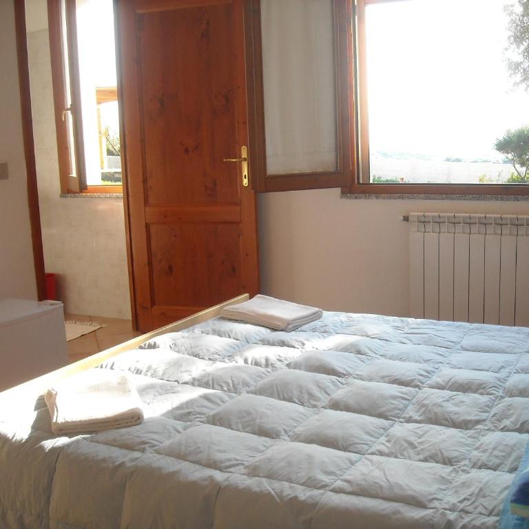 Agriturismo Depalmas - Camera Matrimoniale con Bagno Privato - 15