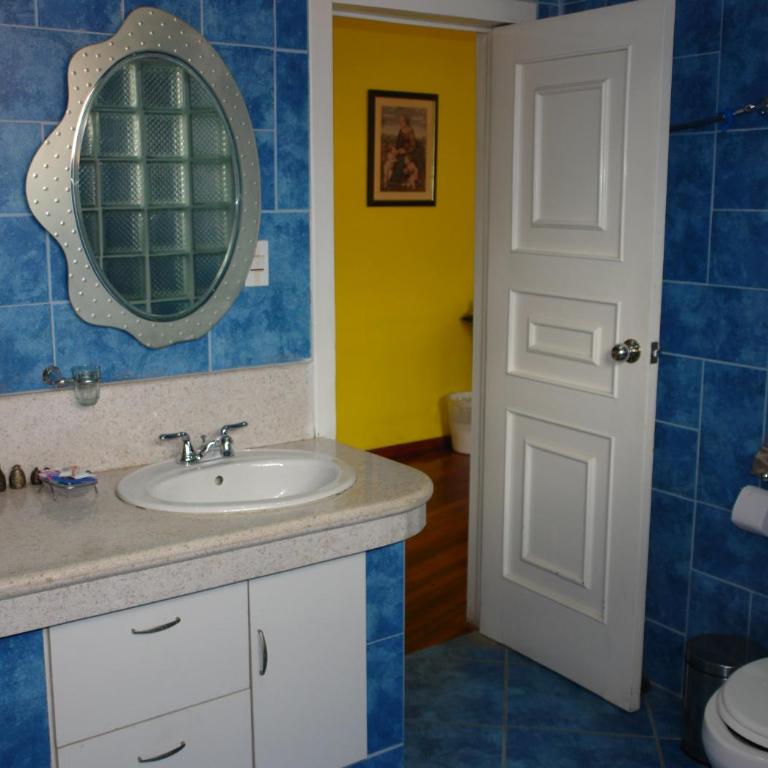 Casa Bella Vista - Deluxe King Room - 3