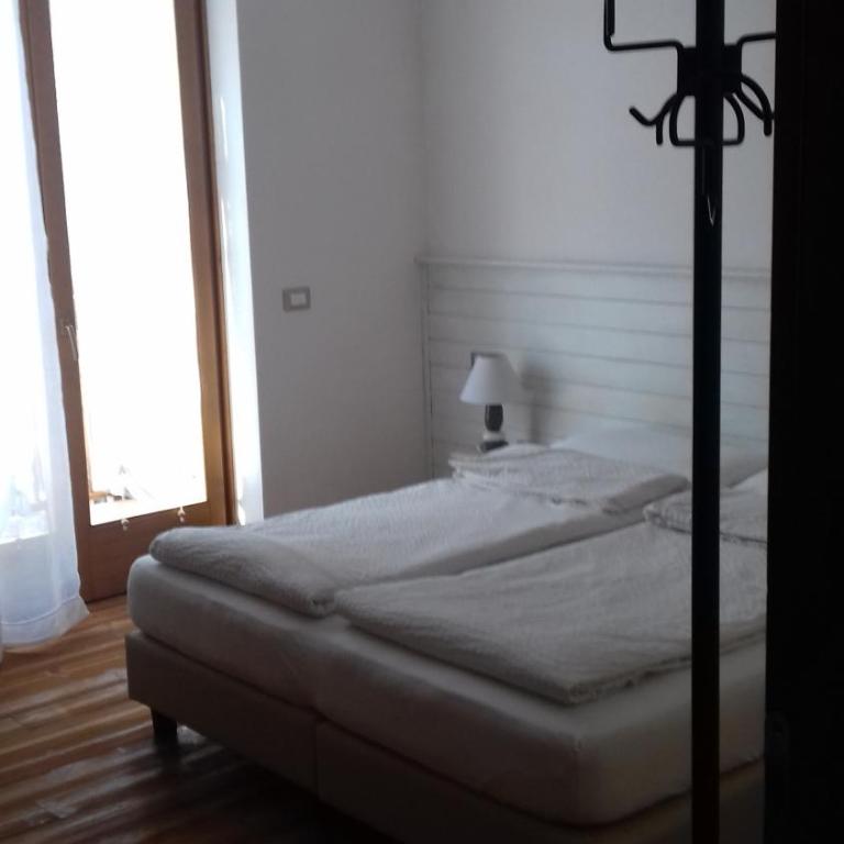 B&B Artemia - Camera Matrimoniale/Doppia con Letti Singoli con Bagno - 5