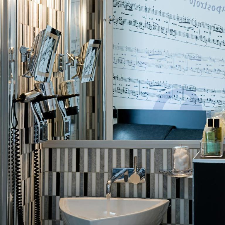 Apostrophe Hôtel - Chambre Double Supérieure avec Douche à Jets d'Hydromassage - 3