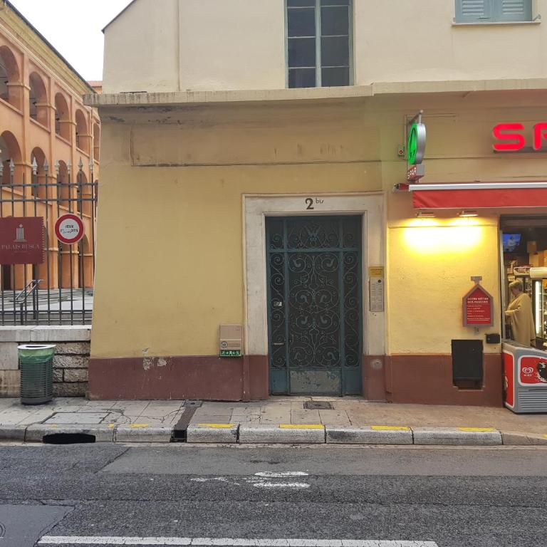 Studette en plein cœur du Vieux Nice - Studio - 40
