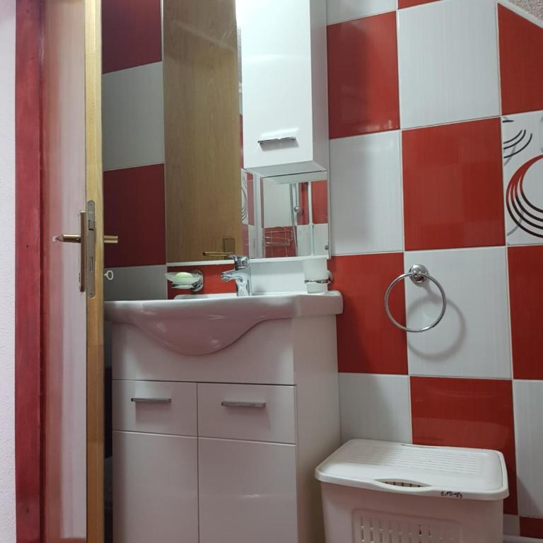 Deluxe Studio & Rooms Zarubica - Single Room with Mountain View - 5