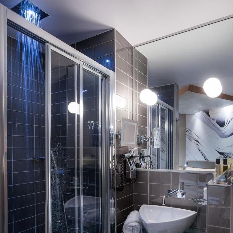 Apostrophe Hôtel - Chambre Double Supérieure avec Douche à Jets d'Hydromassage - 9