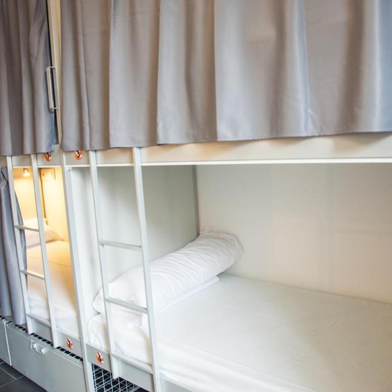 St Christopher's Inn Barcelona - Bed in 8-Bed Dormitory Room - 3