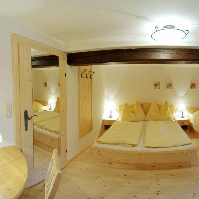 Kolping-Ferienhaus - Dreibettzimmer - 2