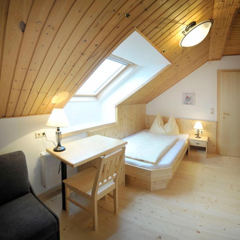 Kolping-Ferienhaus - Einzelzimmer mit Gemeinschaftsbad - 5