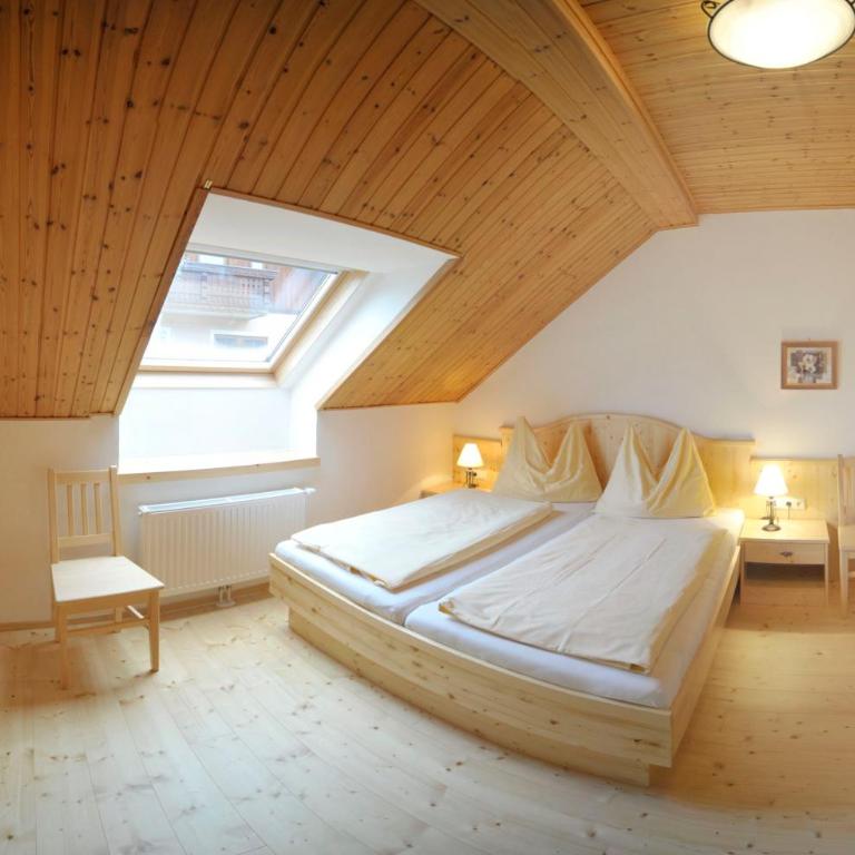 Kolping-Ferienhaus - Familienzimmer (2 Erwachsene + 2 Kinder) - 4