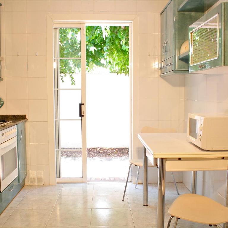 Lovely villa next to the beach - Vacation Home - 29
