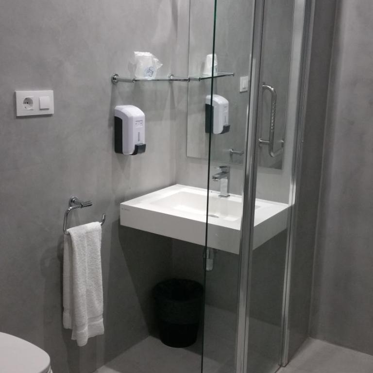 Hostal Tilos - Double or Twin Room - 21