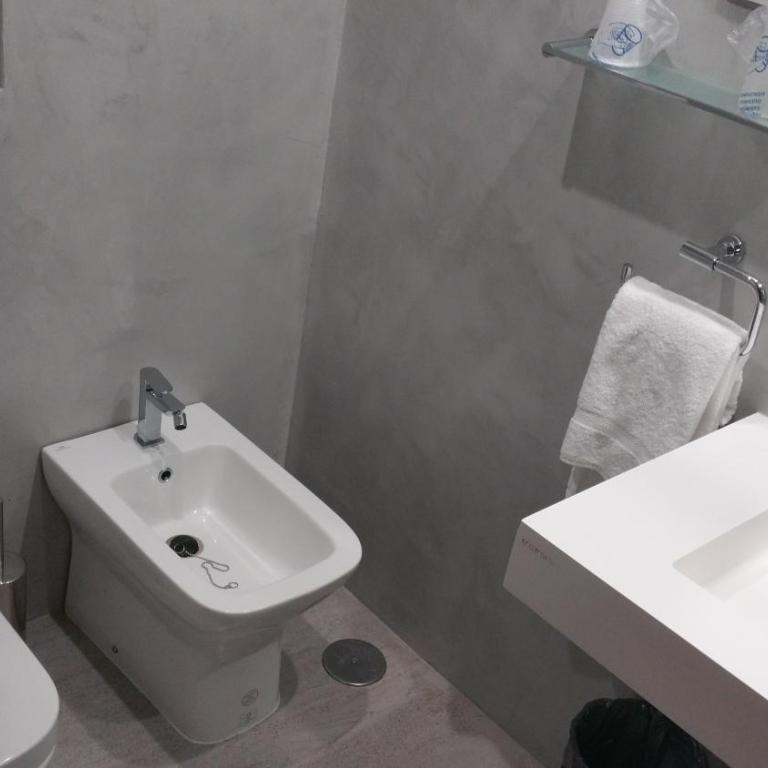 Hostal Tilos - Triple Room - 5