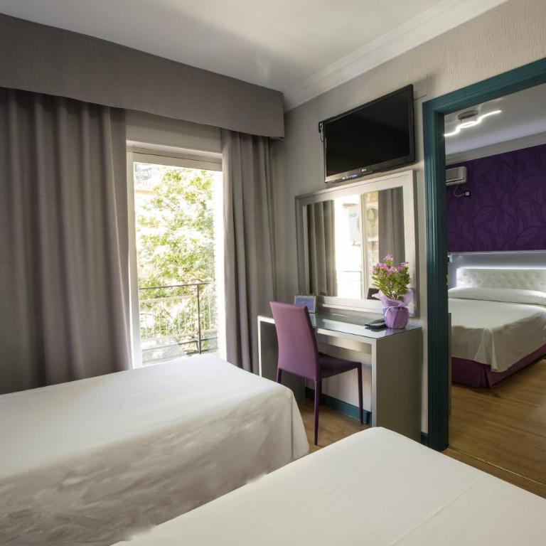 Hotel Molinos - Quadruple Room - 1