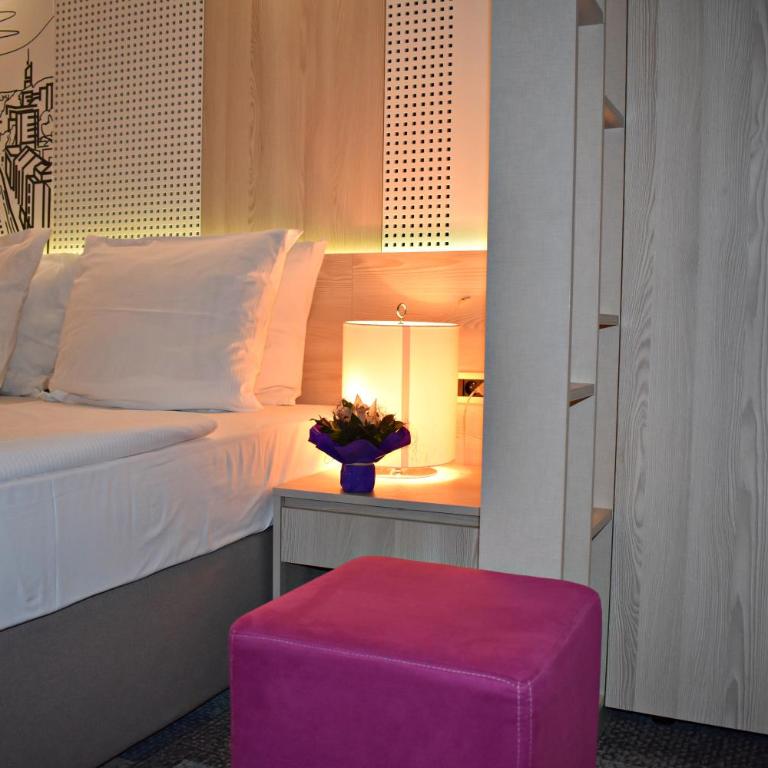 Hotel Cosmopolit - Dvokrevetna Soba sa Bračnim Krevetom - 5