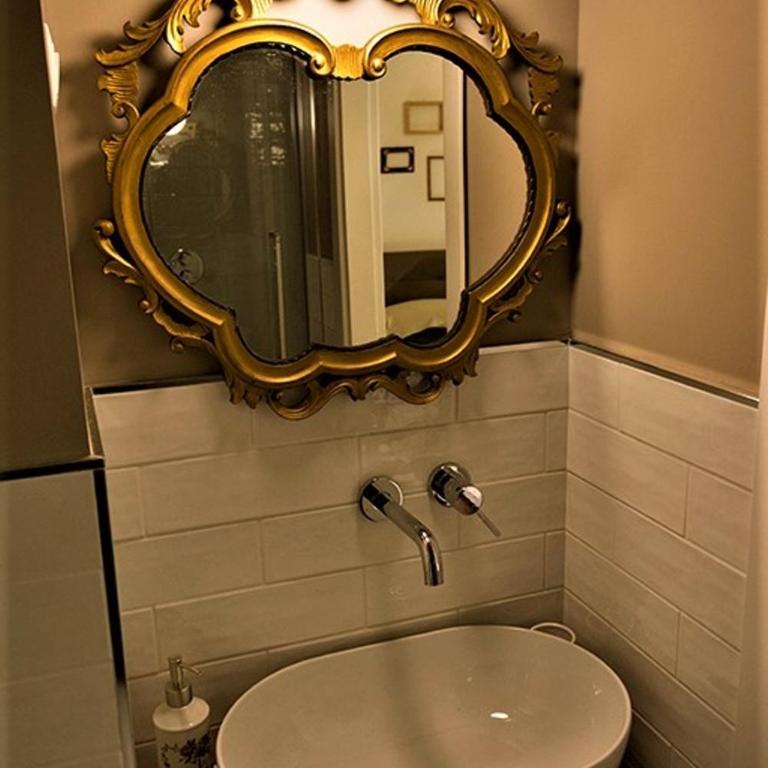 St. Peter's Luxury Rooms - Camera Matrimoniale Deluxe con Doccia - 4