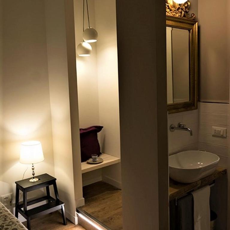 St. Peter's Luxury Rooms - Camera Matrimoniale Deluxe con Balcone - 7