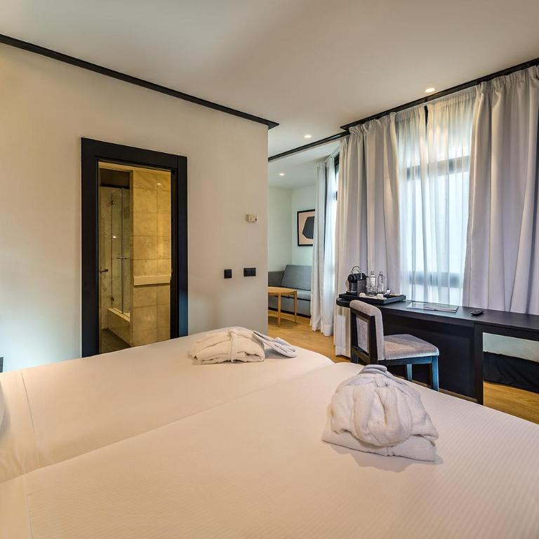 H10 Puerta de Alcalá 4 Sup - Habitación Cuádruple Deluxe - 2