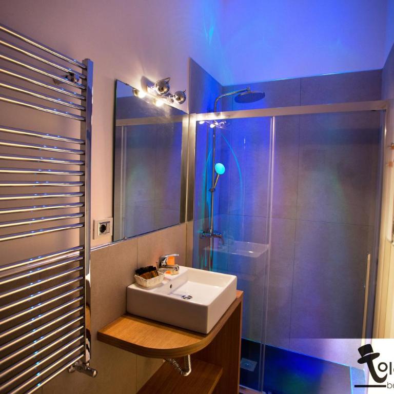 ToledoStation B&B - Camera Matrimoniale Superior con Bagno Privato e Balcone - 9