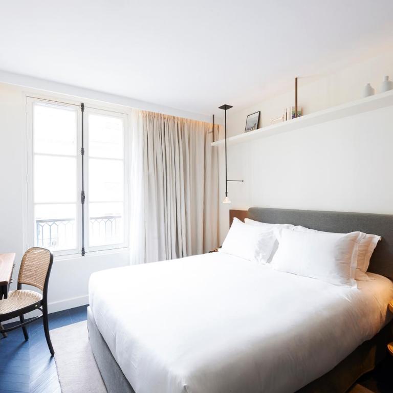 Perpetual Elysée Montaigne - Superior Double Room with Balcony - 3