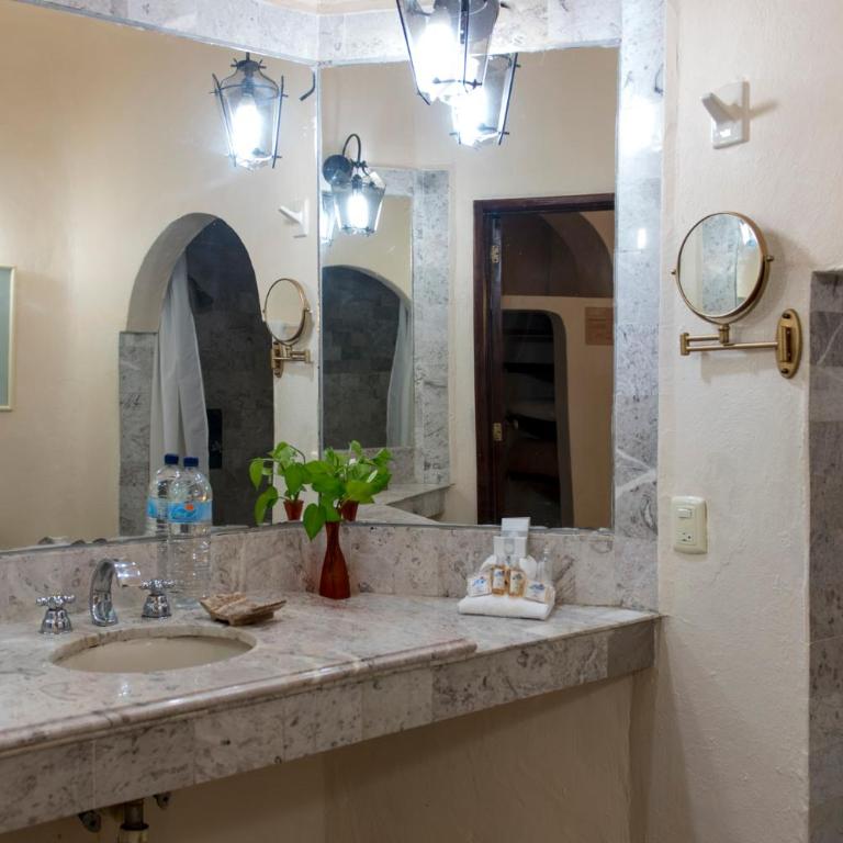 Villablanca Garden Beach Hotel - Habitación Doble Deluxe con bañera - 5