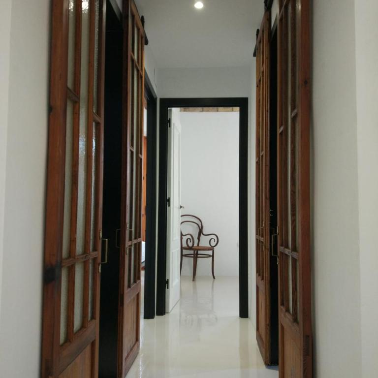 Apartments Downtown Valencia - Apartment with Terrace - 12