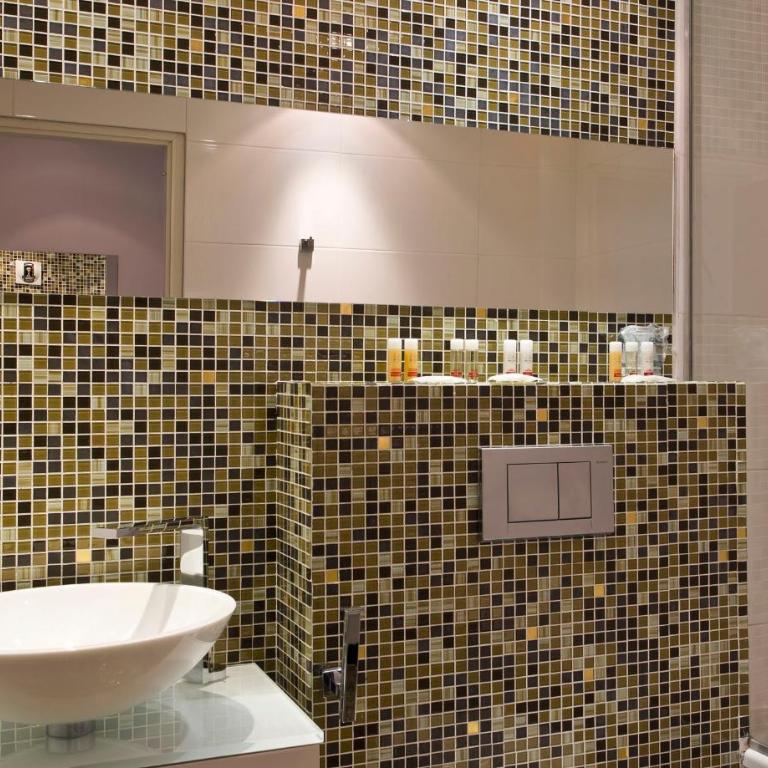 Color Design Hotel - Chambre Deluxe Double ou Lits Jumeaux - 5