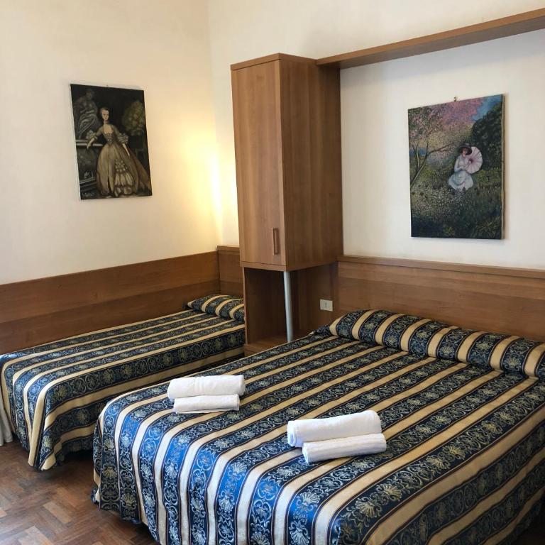 Hotel Bolognese - Camera Familiare con Bagno Privato - 1