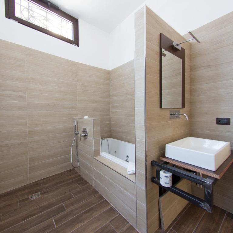 Arena Luxury Rooms - Superior Deluxe Double or Twin Room - 5