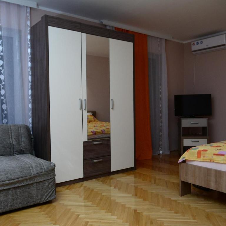 Apartmani Mićić - Apartman sa Balkonom - 37