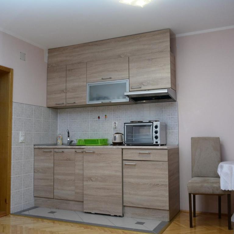 Apartmani Mićić - Apartman sa Balkonom - 4
