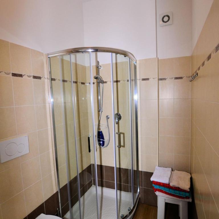 Affittacamere Lidiya - Camera Tripla con Bagno Privato - 13