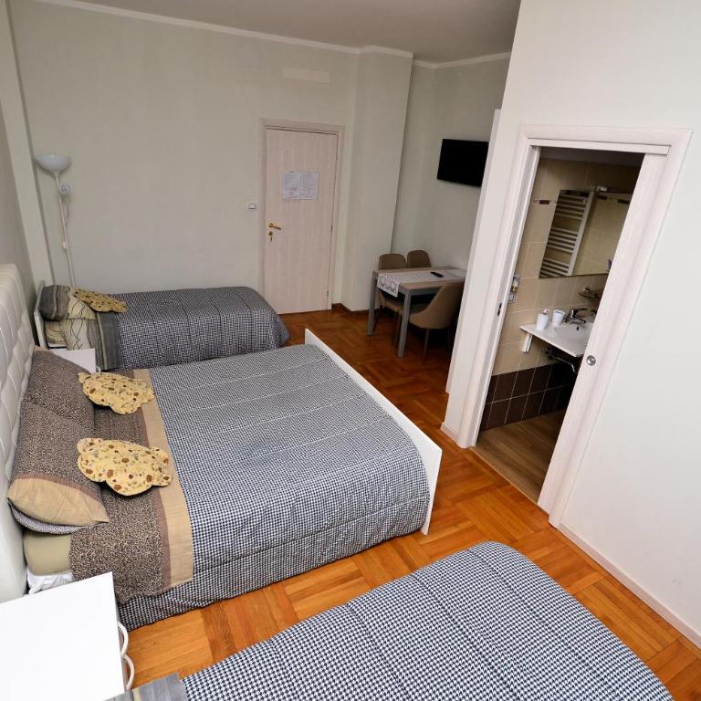 Affittacamere Lidiya - Camera Tripla con Bagno Privato - 10
