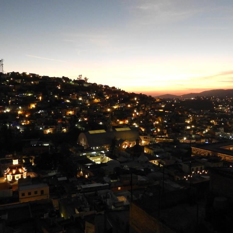La Lotería Panoramic House & Rooftop by Lunian - Suite with City View - 25