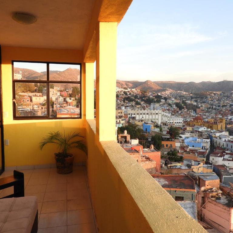La Lotería Panoramic House & Rooftop by Lunian - Suite with Balcony - 31
