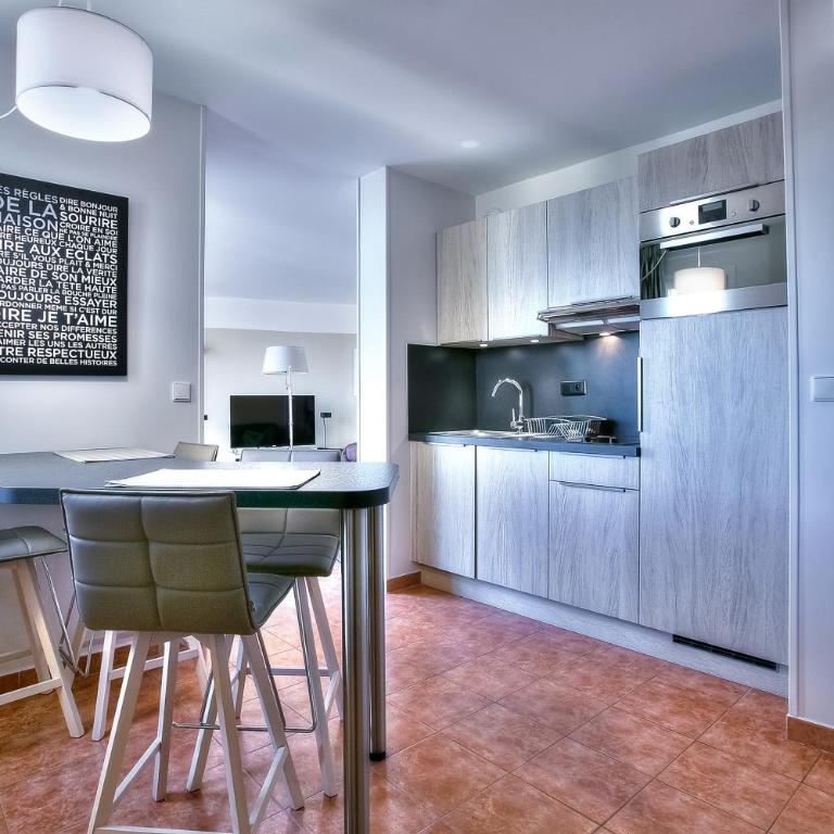 Penthouse vue mer avec Rooftop,Jacuzzi,et parking privé - Appartement - Vue sur Mer - 21