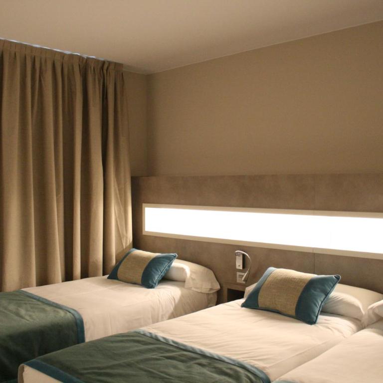 Hotel & Spa Real Jaca - Habitación Triple con paquete de ciclismo - 2