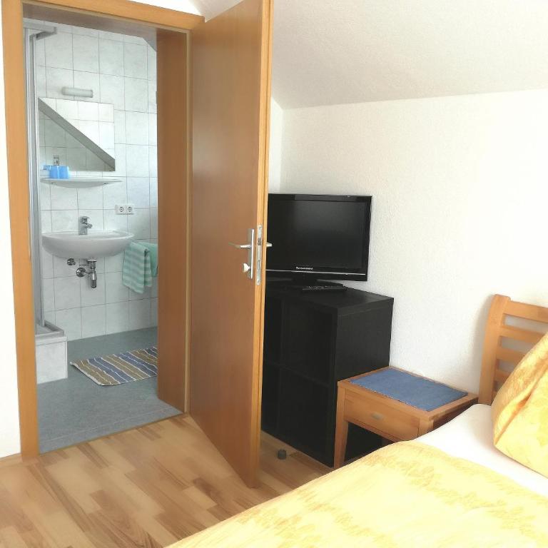 Lasserhof - Doppelzimmer mit Bergblick - 11