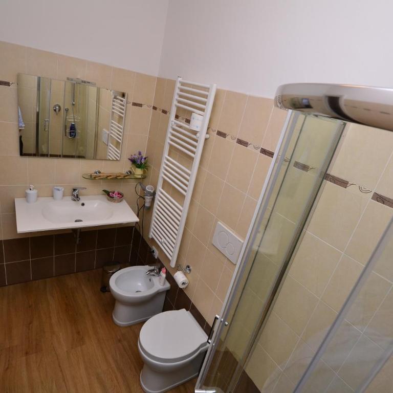 Affittacamere Lidiya - Camera Quadrupla con Bagno Privato - 4