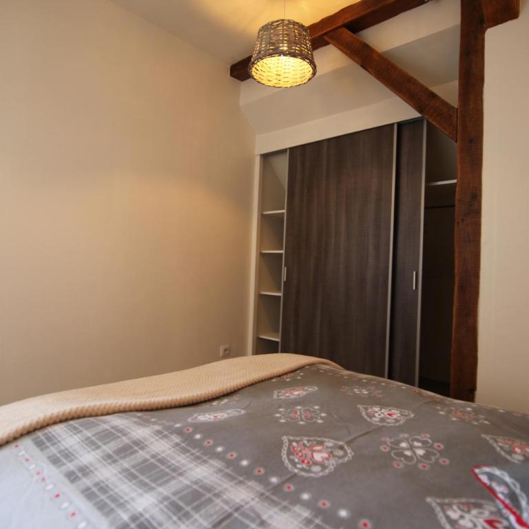 Aulouison Maison spacieuse et paisible de 200 m2, à proximité du Parlement européen - Maison de Vacances - 25