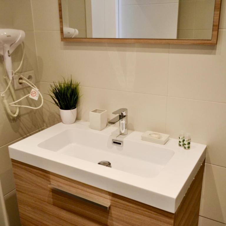 Hola Valencia - Holiday Apartments - Apartment with Terrace - 25