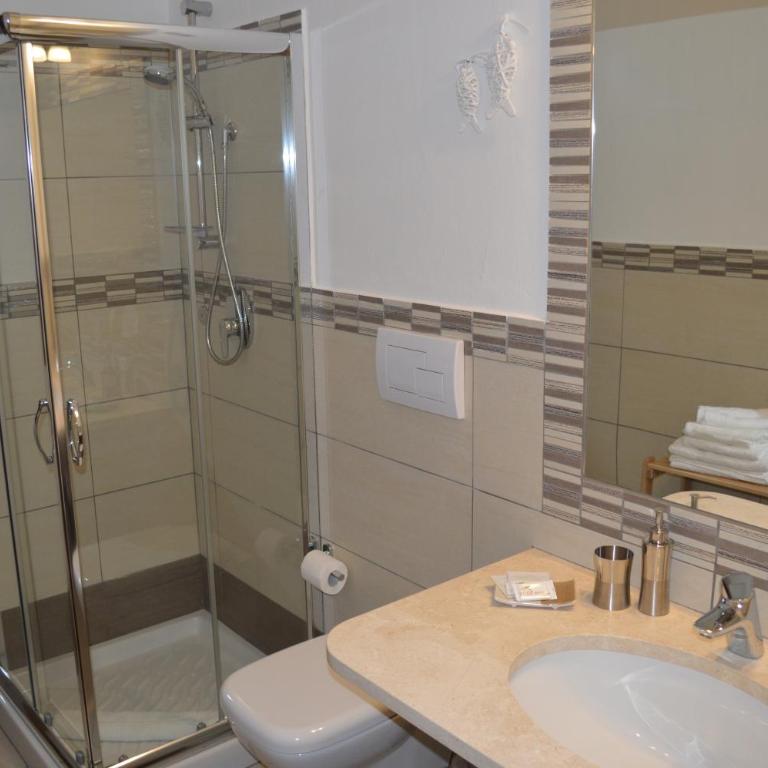 Guest Rooms Affittacamere - Camera King con Balcone - 1